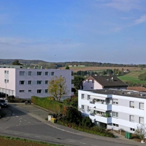 Sanierung-von-3-Mehrfamilienhäusern-in-Schönenbuch-passivhaustaugliche-hochdämmende-Fenster-mit-bauseitiger-Aussenisolation-2