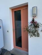 Haustüre in Kunststoff mit Alu -Vorsatzschale